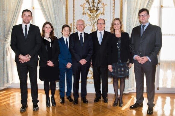 Serge Telle au côté du prince Albert II de Monaco, entouré de ses proches Jean-Baptiste Telle, Anne-Claire Troubat, son fils Alexis Telle, sa femme Guilaine Chenu-Telle et Antoine Telle, le 1er février 2016 au palais lors de sa prestation de serment pour sa prise de fonctions de ministre d'Etat de la principauté. © Eric Mathon / Palais princier / BestImage