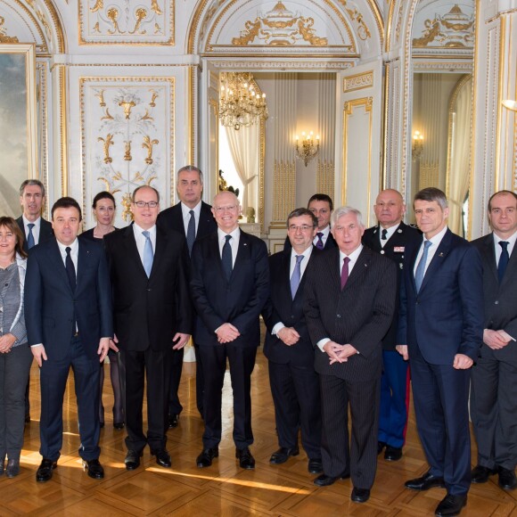 Le prince Albert II de Monaco et Serge Telle, son nouveau ministre d'Etat, entourés des représentants des corps constitués le 1er février 2016 au palais lors de la prestation de serment et la remise de la feuille de route politique. © Eric Mathon / Palais princier / BestImage