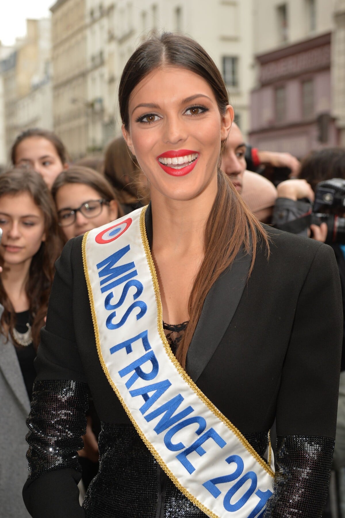 Photo Iris Mittenaere Miss France 2016 Arriv es Au D fil Haute photo-iris-mittenaere-miss-france-2016-arriv-es-au-d-fil-haute