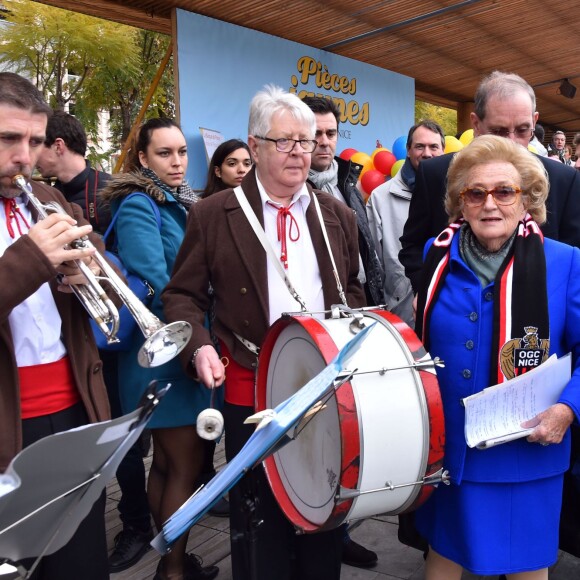 Bernadette Chirac et Christian Estrosi participent à l'opération des Pièces Jaunes à Nice le 6 février 2016. © Bruno Bebert