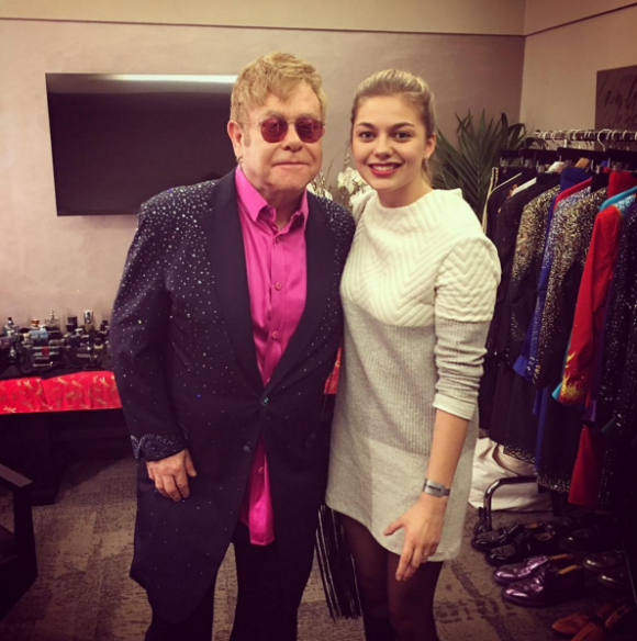 Louane Emera a rencontré Elton John après son concert à L'Olympia à Paris. Le 7 février 2016.