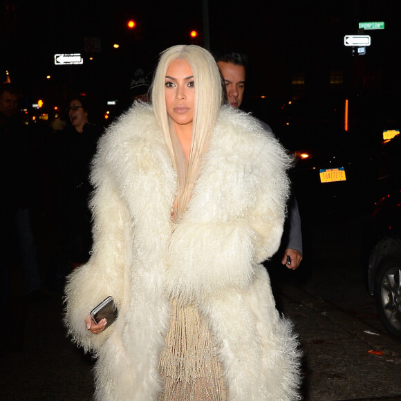 Kim Kardashian arrive au Nigril Jamaican Restaurant de New York le 11 février 2016