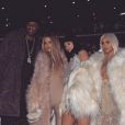 Lamar Odom entouré de Kris Jenner, Kourtney, Kim et Khloé Kardashian, Kylie et Kendall Jenner ainsi que North West, au défilé de Kanye West à New York - Photo publiée le 12 février 2016