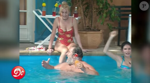 Marie Drucker dans le clip de Carlos, Tout nu et tout bronzé, en 1993.