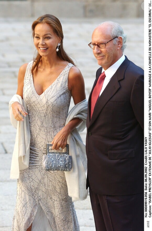 Isabel Preysler (maman d'Enrique Iglesias) et son mari Miguel Boyer à Madrid le 6 septembre 2002. 