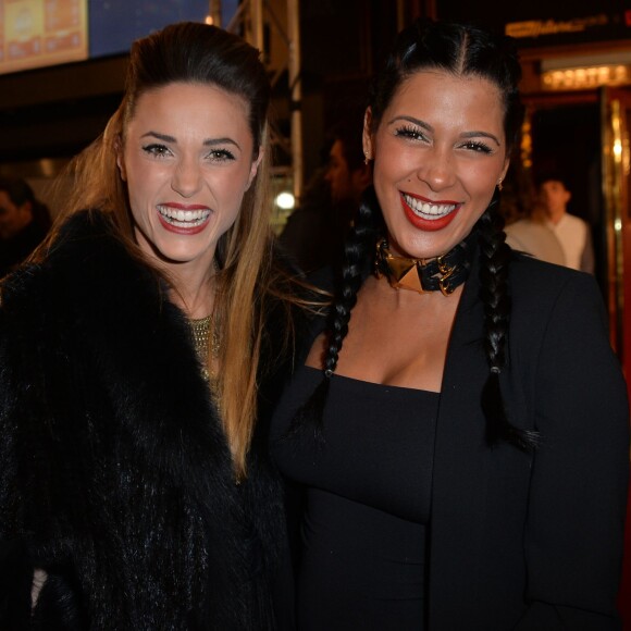 Ayem Nour, enceinte, et Capucine Anav à la cérémonie des Melty Future Awards 2016 au Grand Rex à Paris, le 16 février 2016. © Veeren