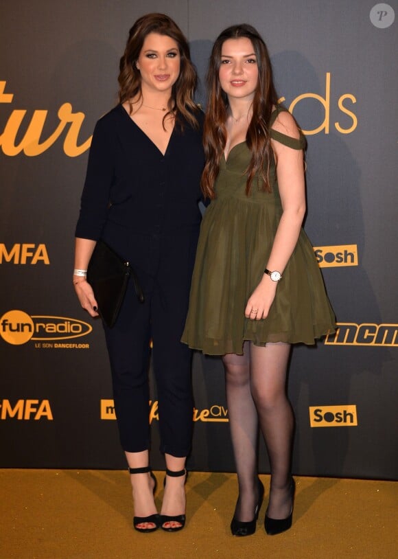 EnjoyPhoenix (Marie Lopez) et Clara Channel, à la cérémonie des Melty Future Awards 2016 au Grand Rex à Paris, le 16 février 2016.