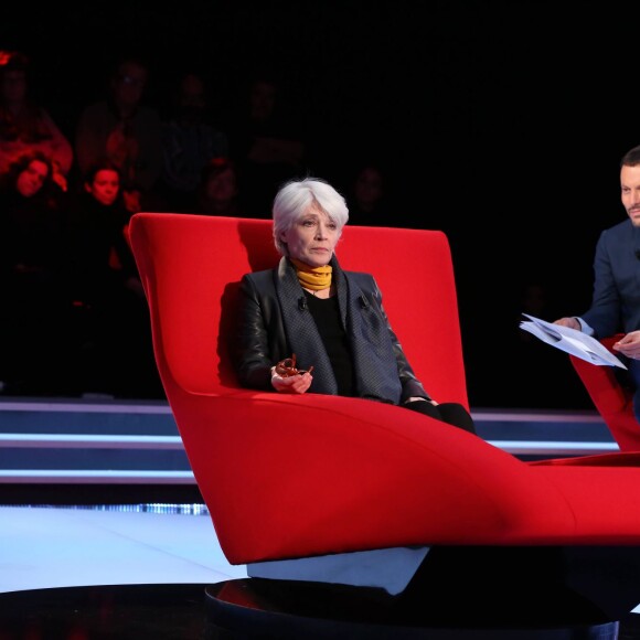 Exclusif - Françoise Hardy et Marc-Olivier Fogiel, lors de l'enregistrement de l'émission Le Divan, le 29 janvier 2016, pour une diffusion le mardi 16 février 2016 à 23h10 sur France 3.