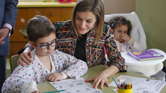 Letizia d'Espagne : Généreuse et élégante à la rencontre des enfants malades