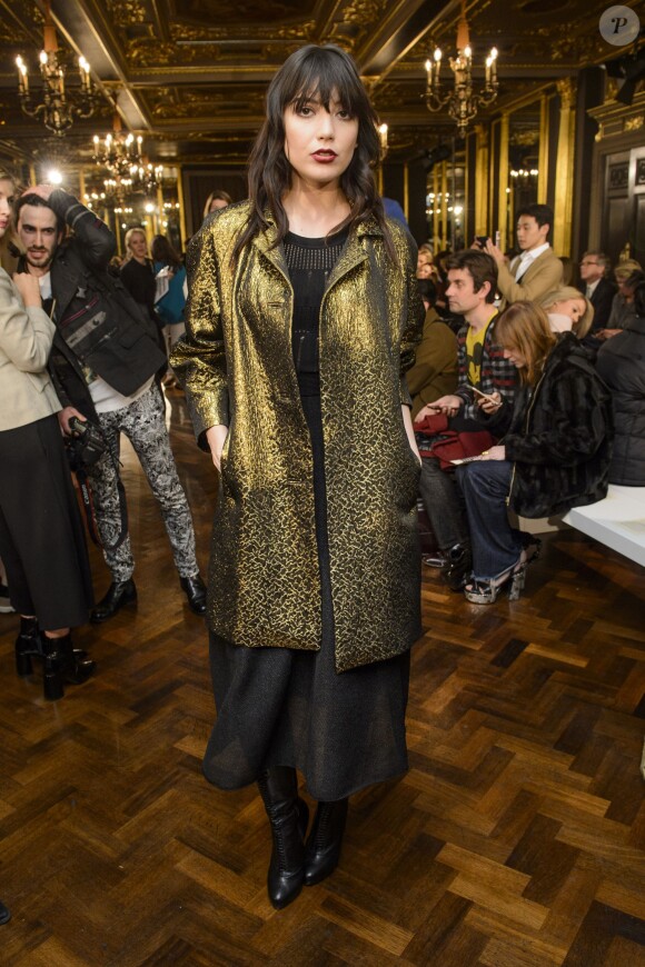 Daisy Lowe assiste au défilé Emilio de la Morena (collection automne-hiver 2016-2017) à l'hôtel Cafe Royal. Londres, le 23 février 2016.