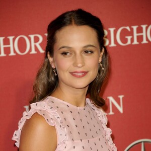 Alicia Vikander à la 27e soirée annuelle du Festival du film de Palm Springs au Convention Center le 2 janvier 2016.