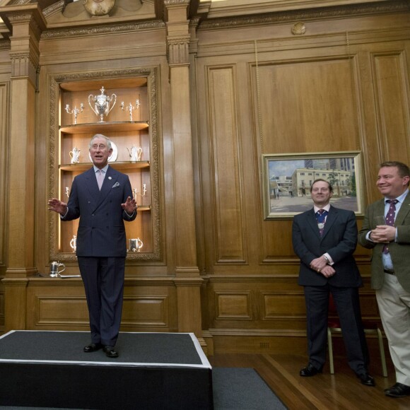 Le prince charles assiste à une cérémonie au Brewers' Hall à Londres, durant laquelle il est devenu membre de la compagnie Brewers le 25 février 2016