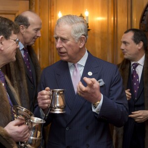 Le prince charles assiste à une cérémonie au Brewers' Hall à Londres, durant laquelle il est devenu membre de la compagnie Brewers le 25 février 2016