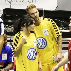 M. Pokora et Jenifer à Lyon, le 13 octobre 2012. Sixième édition du foot-concert au profit de l'association Huntington Avenir qui lutte en faveur des malades et de leur famille.