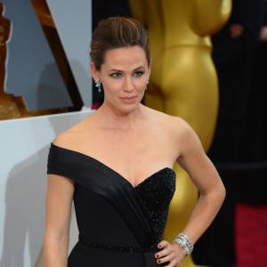 Jennifer Garner (robe Versace et chaussures Rene Caovilla) - Tapis rouge de la 88e cérémonie des Oscars au Dolby Theatre à Hollywood. Le 28 février 2016