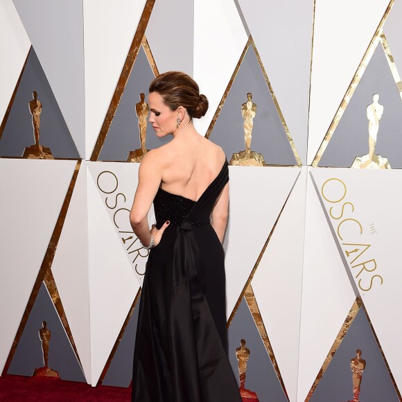 Jennifer Garner (robe Versace et chaussures Rene Caovilla) - Tapis rouge de la 88e cérémonie des Oscars au Dolby Theatre à Hollywood. Le 28 février 2016