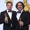 Leonardo DiCaprio (Oscar du meilleur acteur pour le film "The Revenant") et Alejandro Gonzalez Inarritu (Oscar du meilleur réalisateur pour le film "The Revenant") - Press Room de la 88ème cérémonie des Oscars à Hollywood, le 28 février 2016