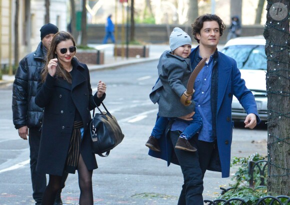 Miranda Kerr et Orlando Bloom reunis pour leur fils Flynn a New York, le 30 novembre 2013.