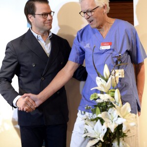 L'obstétricien Lennart Nordström - Le prince Daniel de Suède annonce la naissance de leur bébé lors d'une conférence de presse à l'hôpital Karolinska à Stockholm. La princesse Victoria de Suède a accouché d'un petit garçon, dans la journée du 2 mars 2016. Il pèse 3,655 kg et mesure 52 cm.  Swedish crown princess gave birth to a son, press conference, Karolinska University Hospital, Solna, 2016-03-0202/03/2016 - Stockholm