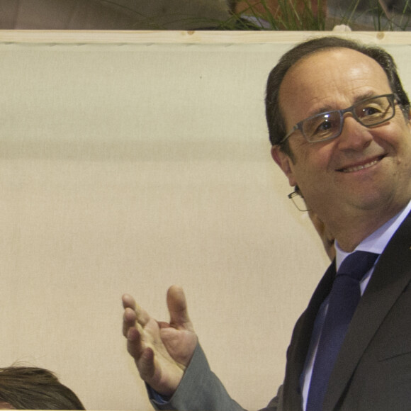 Le président de la république François Hollande inaugure le 53ème Salon de l'Agriculture à Paris le 27 février 2016.
