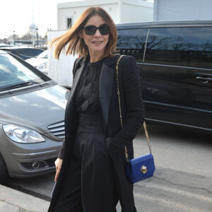 Clotilde Courau arrive au Jardin des Tuileries pour assister au défilé Elie Saab. Paris, le 5 mars 2016. © CVS / Veeren / Bestimage