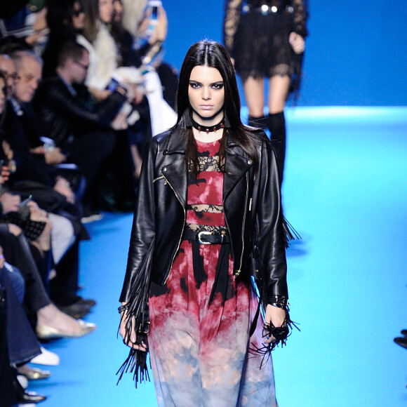 Défilé Elie Saab (collection prêt-à-porter automne-hiver 2016-2017) à l'Espace Éphémère, au Jardin des Tuileries. Paris, le 5 mars 2016.