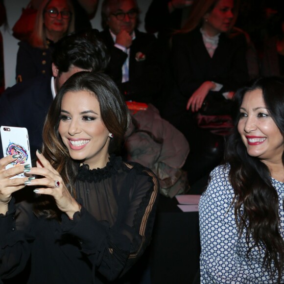 Eva Longoria assiste au défilé Shiatzy Chen (collection prêt-à-porter automne-hiver 2016-2017) au Grand Palais. Paris, le 8 mars 2016. © CVS/Veeren/Bestimage