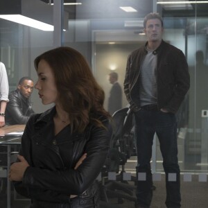 Anthony Mackie, Chris Evans, Emily VanCamp, Scarlett Johansson dans Captain America - Civil War.