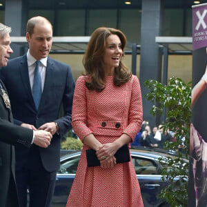 Le prince William, duc de Cambridge, et Kate Middleton, duchesse de Cambridge, rencontraient des membres de l'association XLP à Londres le 11 mars 2016.