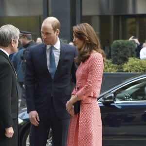 Le prince William, duc de Cambridge, et Kate Middleton, duchesse de Cambridge, rencontraient des membres de l'association XLP à Londres le 11 mars 2016.