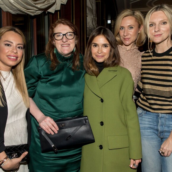 Elena Anaya, Glenda Bailey, Miroslava Duma (Mira Duma), Emma Philpott et Laura Brown, lors du dîner de Lewis Hamilton et Melvin Chua à La Réserve à Paris, le 07/03/2016