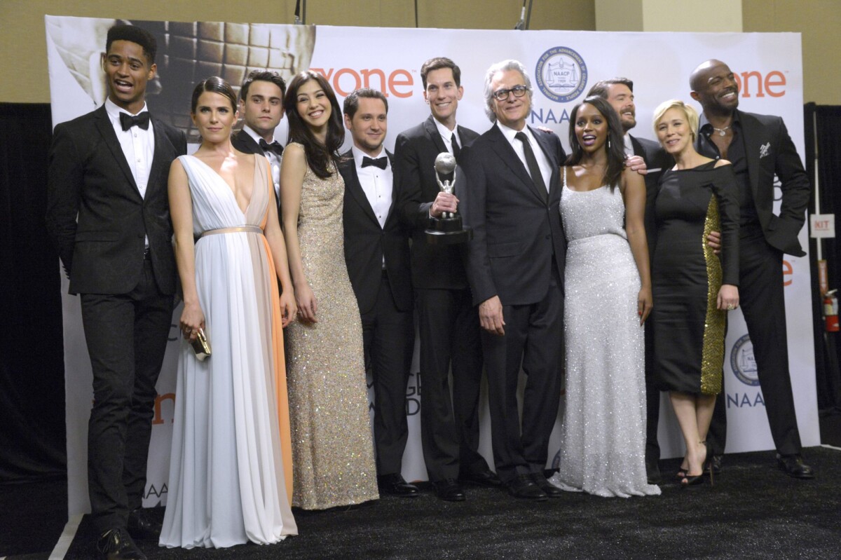 Photo : Les acteurs Alfred Enoch, Karla Souza, Jack Falahe, Katie