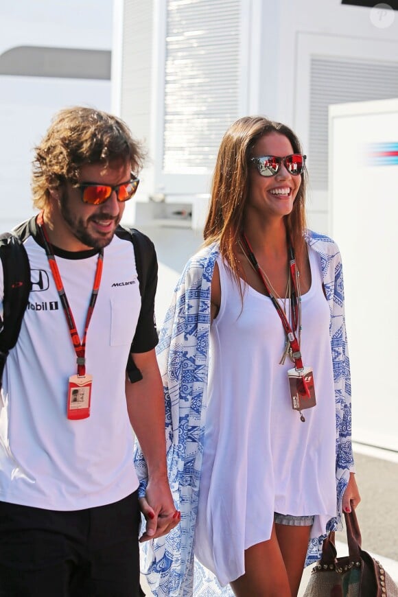 Fernando Alonso et Lara Alvarez, ex-compagne de Fernando Alonso, au Grand Prix de Hongrie à Budapest le 25 juillet 2015. Leur rupture a été révélée en mars 2016, après un an et quatre mois de relation.