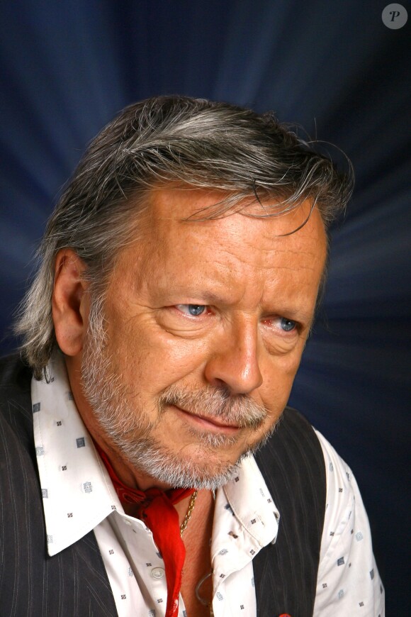Portrait du chanteur Renaud à Paris, en 2009
