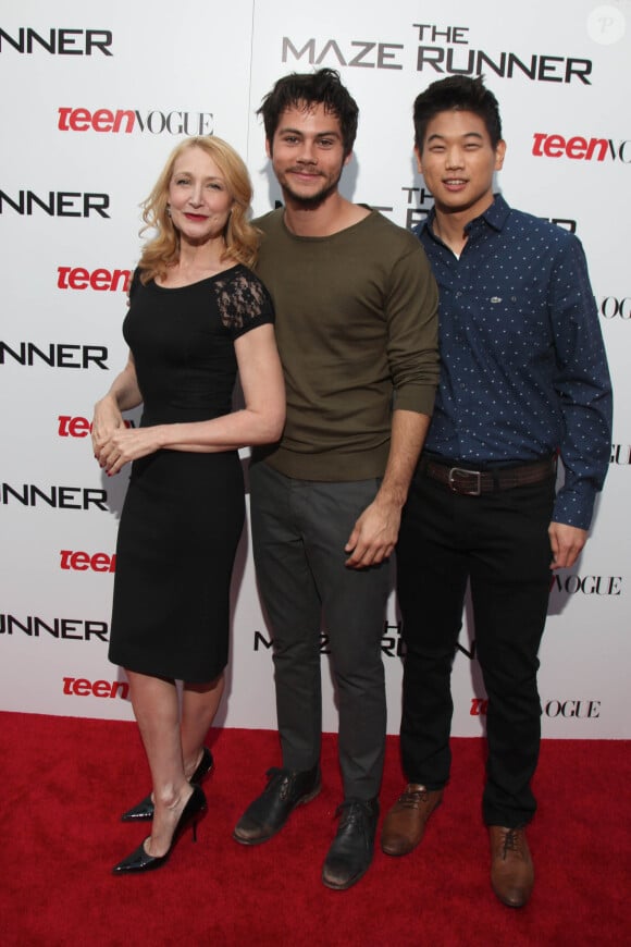 Dylan O'Brien entouré de Patricia Clarkson et Ki Hong Lee, ses partenaires dans la saga Le Labyrinthe, à New York le 15 septembre 2014