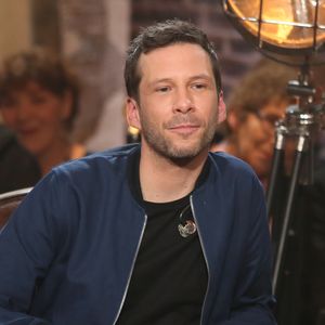 Exclusif - Alex Beaupain, lors de l'enregistrement de l'émission Du côté de chez Dave, à Paris, le 16 février 2016 pour une diffusion sur France 3 le dimabche 20 mars 2016 à 16h10.