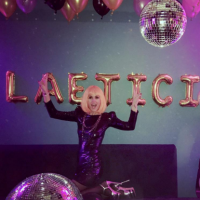 Laeticia Hallyday : Ambiance disco pour une soirée d'anniversaire inoubliable