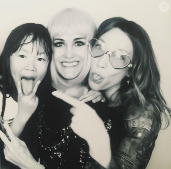 Laura Smet fête les 41 ans de Laeticia Hallyday lors d'une soirée disco organisée à Paris. Photo publiée sur Instagram, le 20 mars 2016.