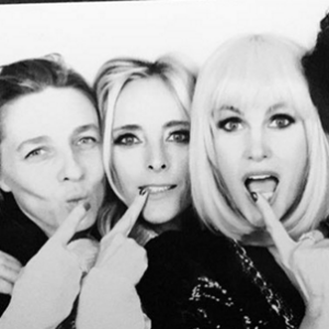 Laeticia Hallyday fête son 41e anniversaire lors d'une soirée disco organisée chez elle à Paris. La femme de Johnny Hallyday était accompagnée de tous ses amis. Photo publiée sur Instagram, le 20 mars 2016.