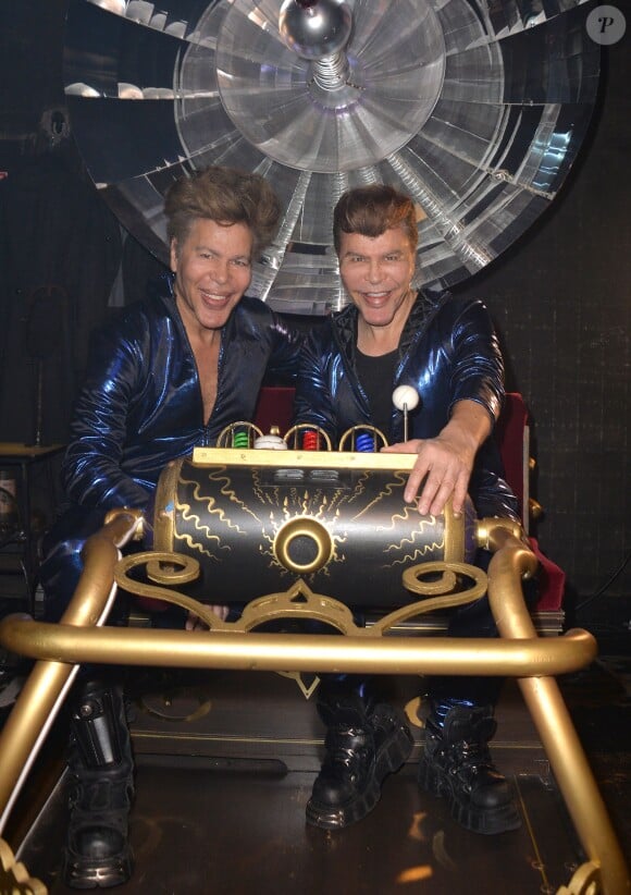 Semi-exclusif - Igor et Grichka Bogdanoff (Bogdanov) à la Générale de la pièce "Big Bang" de Igor et Grichka Bogdanoff (Bogdanov) au théâtre du Gymnase à Paris le 8 février 2016. © Veeren/Bestimage
