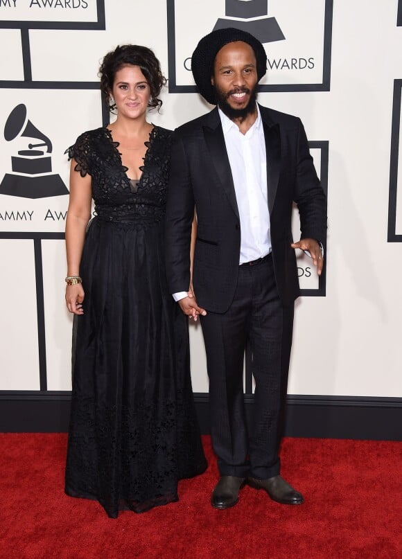 Ziggy Marley et sa femme Orly Agai à la 57ème soirée annuelle des Grammy Awards au Staples Center à Los Angeles, le 8 février 2015.