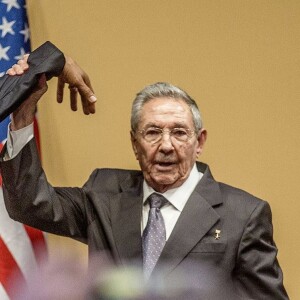 Le président américain Barack Obama et le président cubain Raul Castro lors d'une conférence de presse commune au palais présidentiel le palais de la Révolution à La Havane, le 21 mars 2016