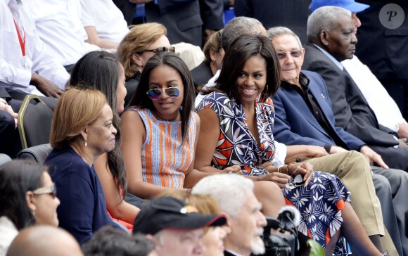 Barack Obama, Michelle et leurs filles avec Raul Castro à La Havane, le 22 mars 2016