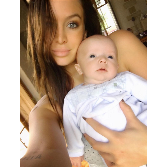 Jade Foret : Selfie avec son petit dernier, Nolan. Mars 2016.