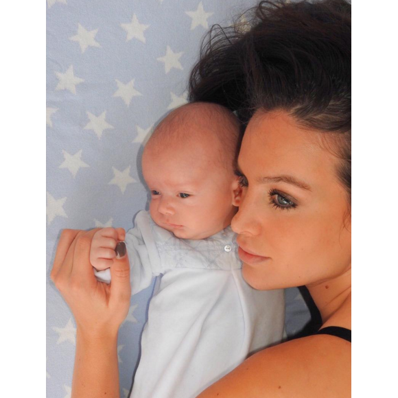 Jade Lagardère : Une magnifique photo avec son petit dernier Nolan. Mars 2016.