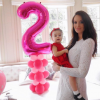 Jade Foret, rayonnante, lors de l'anniversaire de Mila qui vient d'avoir 2 ans. Mars 2016.