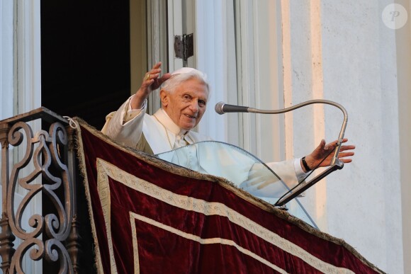Dernier salut de Benoit XVI au Vatican a Rome en Italie le 28 fevrier 2013.