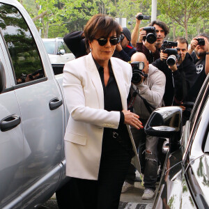 Kris Jenner - Les membres de la famille Kardashian arrivent à l'église de Agoura Hills pour la messe de Pâques à Hagoura Hills le 27 Mars 2016. 