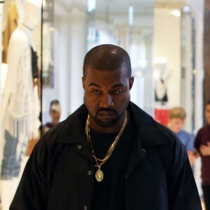 Kanye West et sa femme Kim Kardashian emmènent leur fille North à une fête d'anniversaire chez Build-a-Bear à Culver City, le 13 mars 2016.