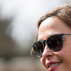 Sandrine Quétier lors du lancement des Dimanches au Galop à l'Hippodrome d'Auteuil, le 27 mars 2016. Les Dimanches au Galop sont des sorties dominicales destinées aux familles pour une immersion ludique et sportive dans le monde des courses de chevaux. © Florian Leger / Share & Dare via Bestimage